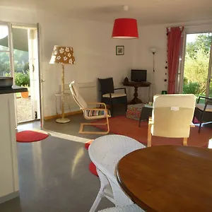 Apartment Splendide Vue Pyrenees, Rez De Jardin 2, Montjoie-en-Couserans